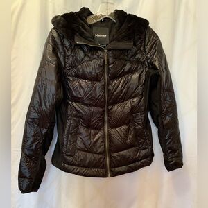 NWT Marmot Black Puffer Jacket with Faux Fur Hood & Zippered Pockets - Sz Small
